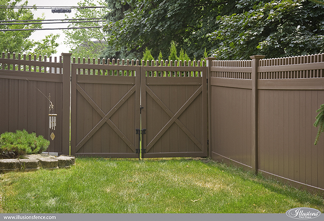 brown-vinyl-pvc-privacy-fence-illusions-650-3